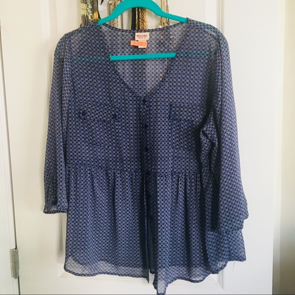 Mossimo Supply Co. Tops - Semi-Sheer peplum 3/4 sleeve blouse in ditsy print